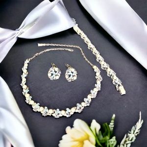 Vintage Jewelry Set Choker Necklace, Bracelet, and Clip On Earrings